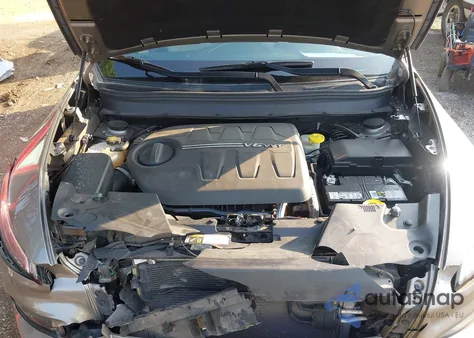 2017 Jeep Cherokee Latitude 4X4 z USA, uszkodzony, nr VIN 1C4PJMCSXHW622503